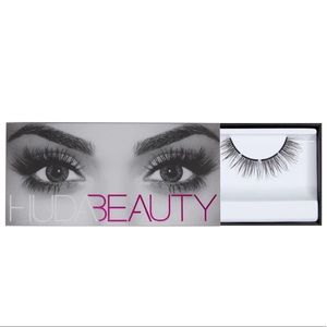 HUDA BEAUTY EAZY LASH - HARMONY #17